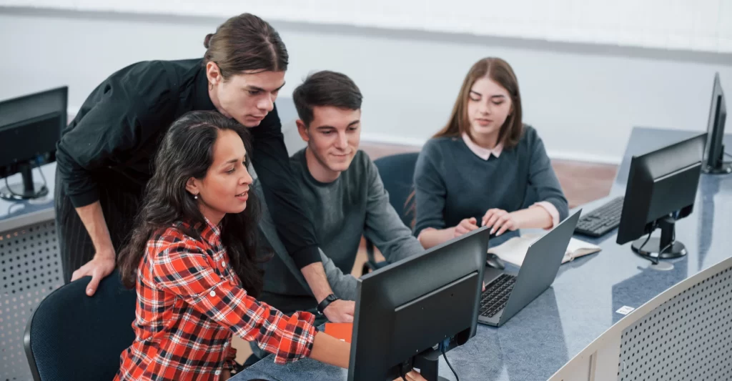 how To Choose The Right Coding Bootcamp That Gets You A Job.